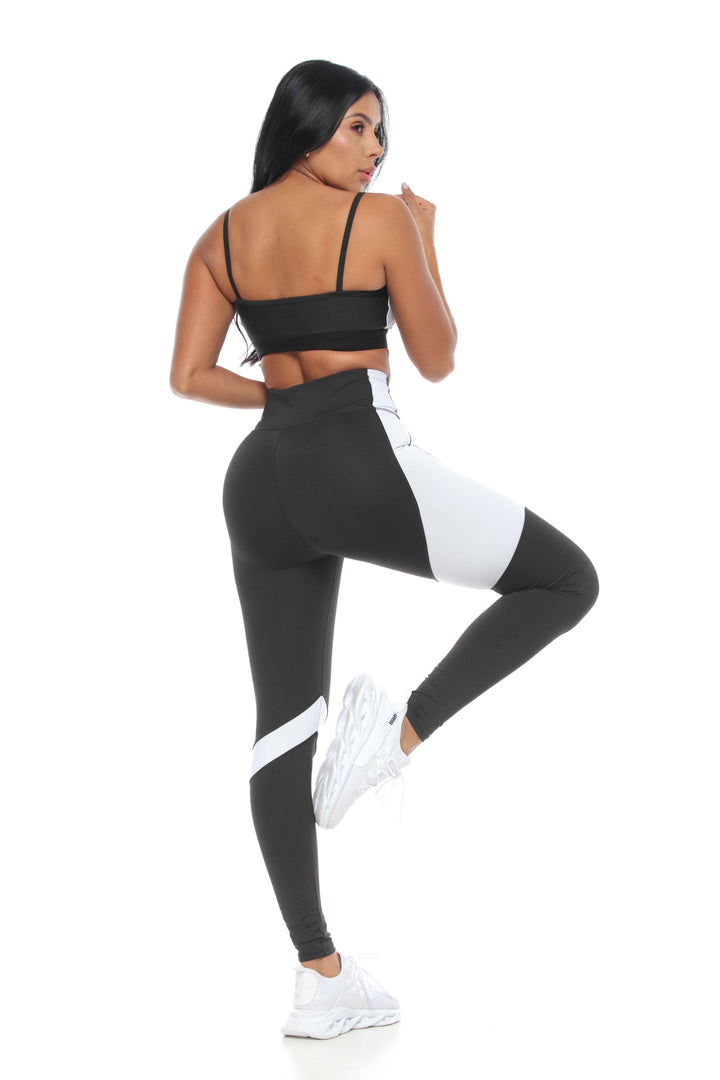 Vazzic Ropa Deportiva para mujer que practican yoga o van al gimnasio | Conjunto deportivo | Leggins | Licras | Tops | Biker | Short | Medellín - Colombia